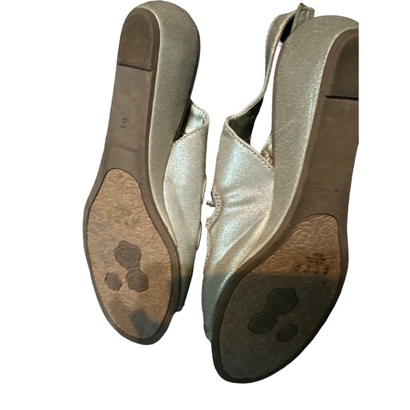 Carlos by Carlos Santana Light Gold Embellished Sandals Size 9 - Picture 5 of 5